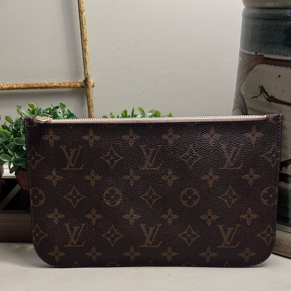 Nwots Authentic Louis Vuitton Neverful Large Pouch Clutch